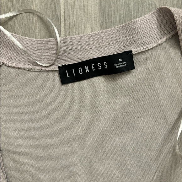 Lioness stone cold knit top - Picture 3 of 4